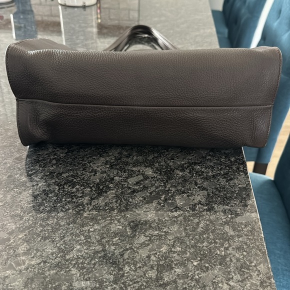 Gucci tote handbag. Like new. Open to offers - Picture 8 of 8